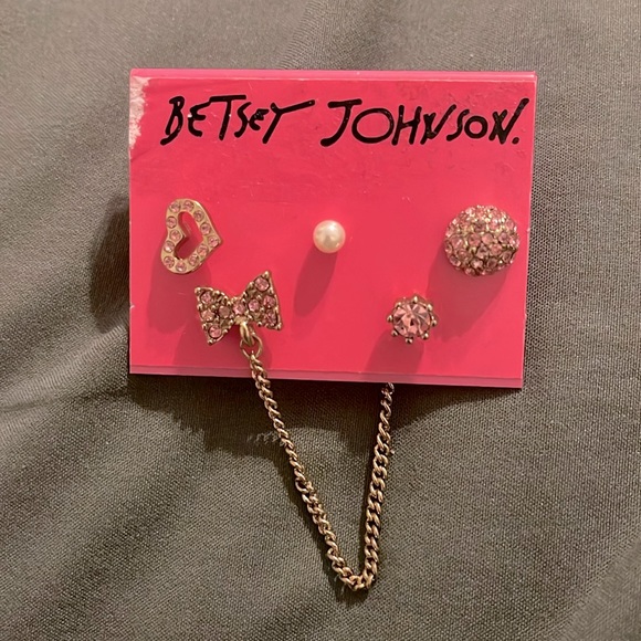 Betsey Johnson Jewelry - NWT Betsey Johnson Earring Set PINK